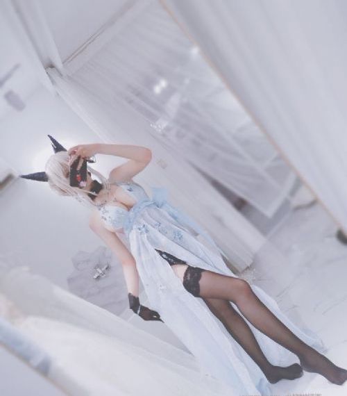 年轻的小婊4韩剧中文版_4K全集免费观看